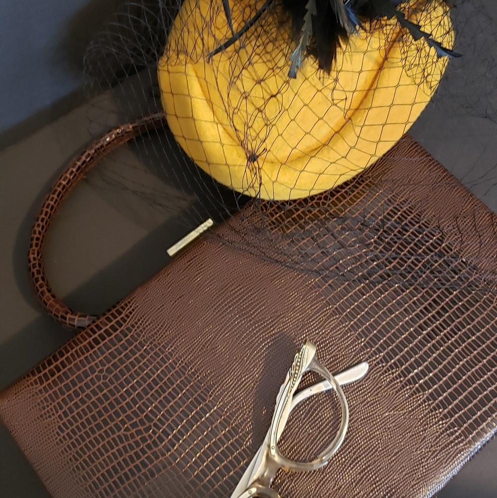 🆕️💰⬇️ Dover Vintage Purse